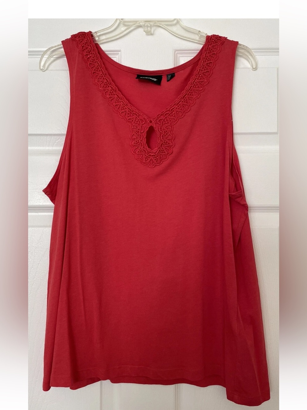 Avenue Plus size 18/20 Coral Red embroidery & Keyhole Neckline stretch tank top